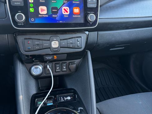 Used 2022 Nissan Leaf SV image 15