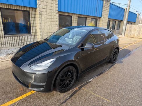 Used 2021 Tesla Model Y Long Range image 4