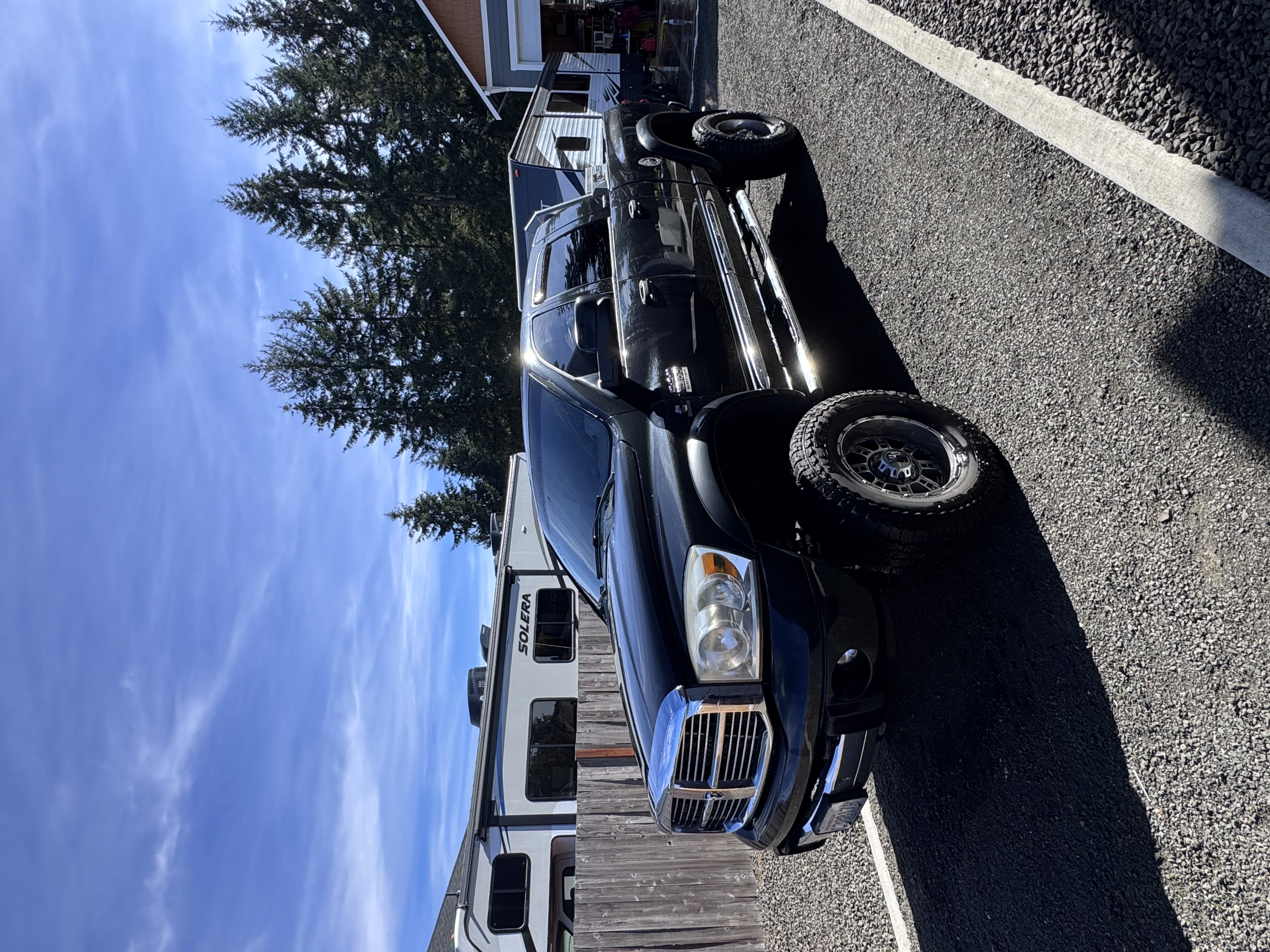 Used 2007 Dodge Ram 2500 Truck Laramie w/ Protection Group AWD/4WD image 2