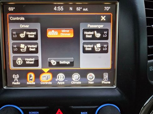 Used 2015 Jeep Grand Cherokee Limited w/ Luxury Group II image 14