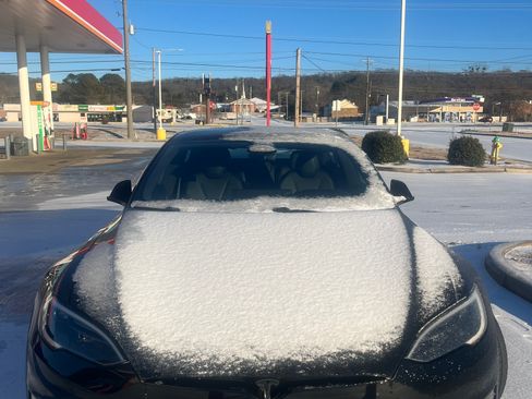 Used 2023 Tesla Model S Standard Range image 15