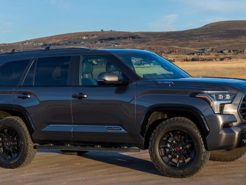 Used 2025 Toyota Sequoia Platinum w/ TRD Off-Road Package image 6