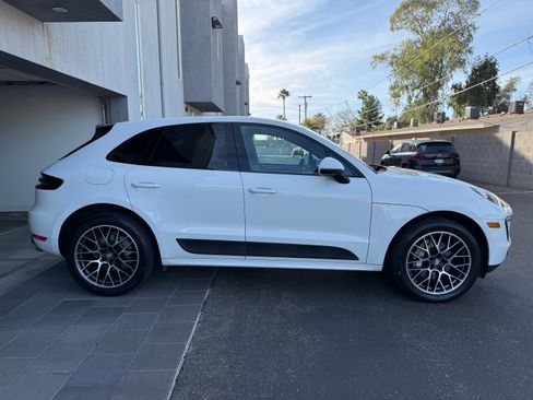 Used 2017 Porsche Macan S image 2
