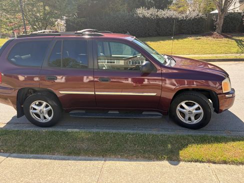 Used 2007 GMC Envoy SLE w/ Cargo Convenience Package image 4