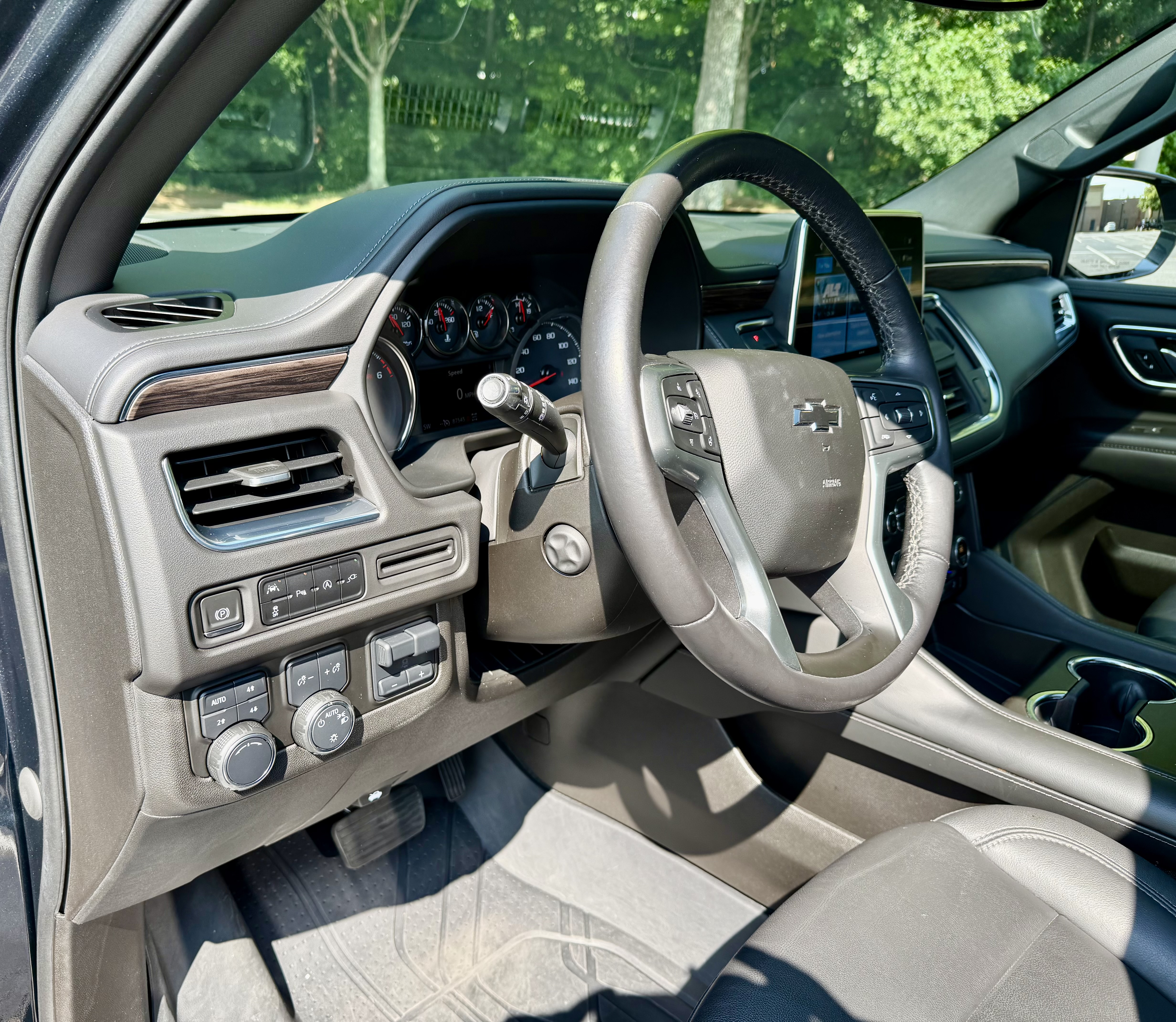 Used 2021 Chevrolet Tahoe LT w/ LT Signature Package AWD/4WD image 12