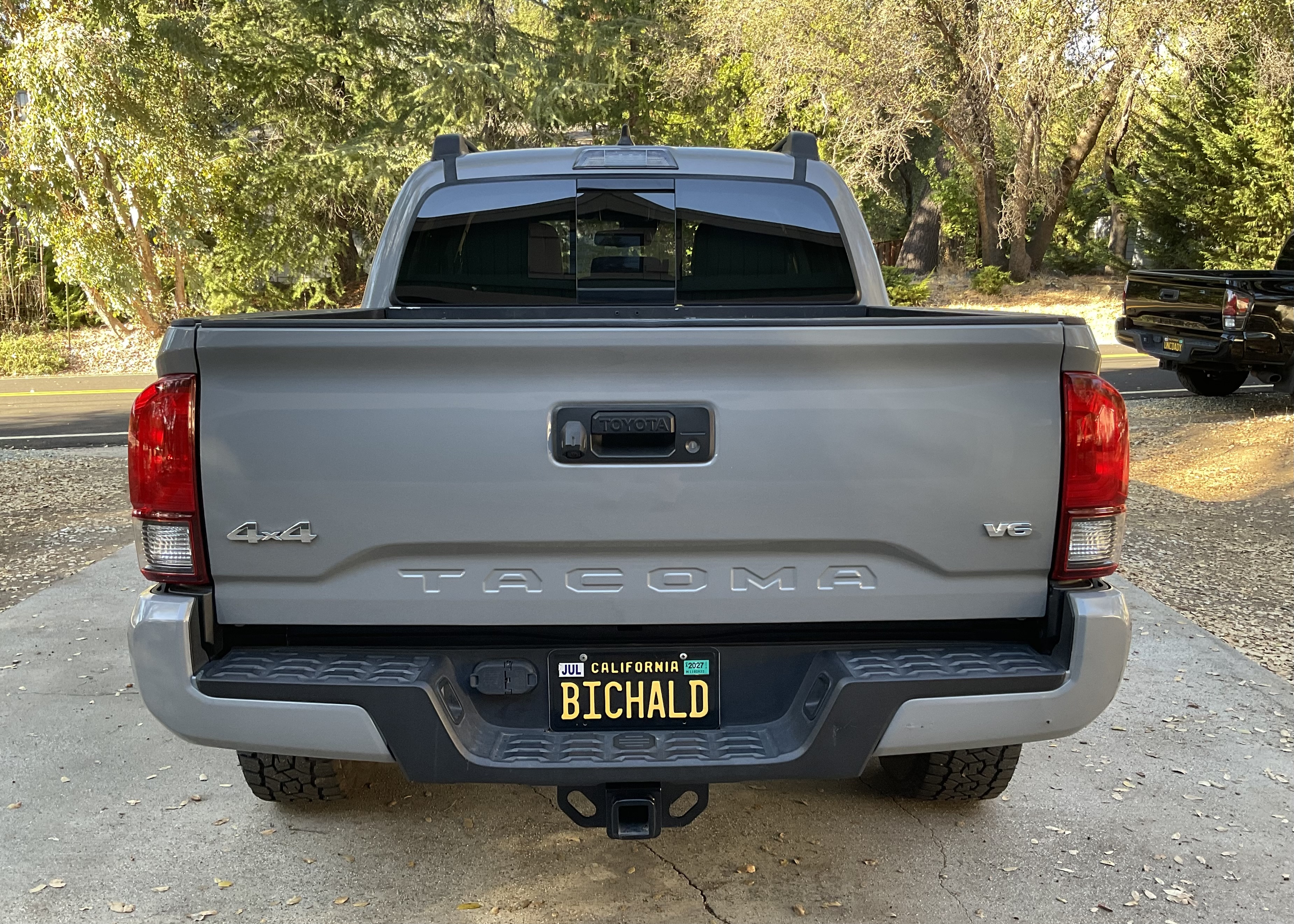 Used 2020 Toyota Tacoma SR5 w/ Technology Package AWD/4WD image 6
