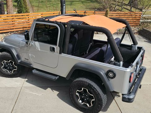 Used 2005 Jeep Wrangler Unlimited image 9
