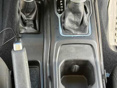 Used 2018 Jeep Wrangler Unlimited Sport S image 12