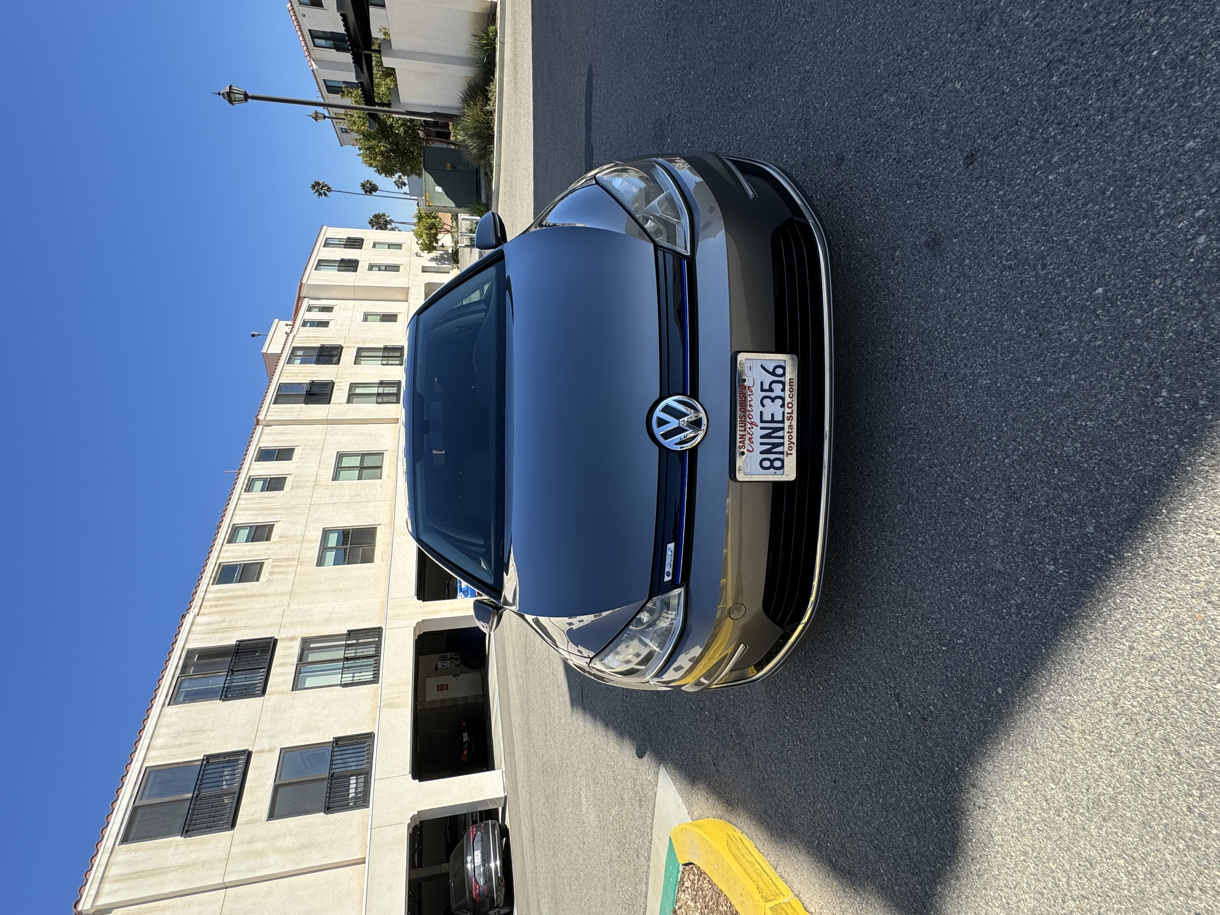 Used 2016 Volkswagen e-Golf SE FWD image 2