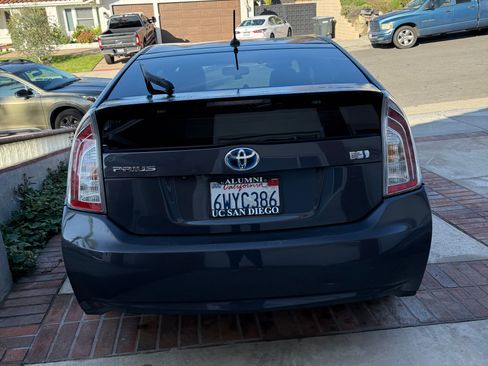 Used 2012 Toyota Prius Four image 8