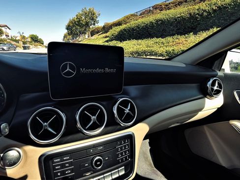 Used 2020 Mercedes-Benz GLA 250 image 19