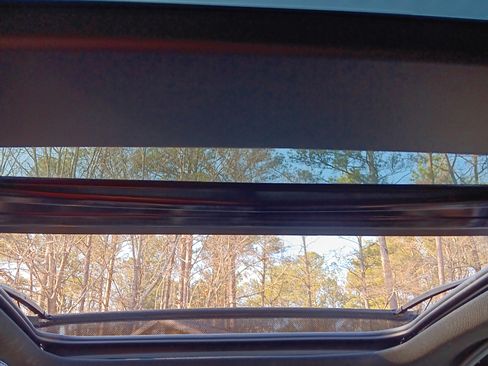 Used 2020 Ford Edge Titanium w/ Equipment Group 301A image 19