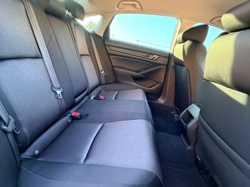 Used 2019 Honda Accord Hybrid image 9
