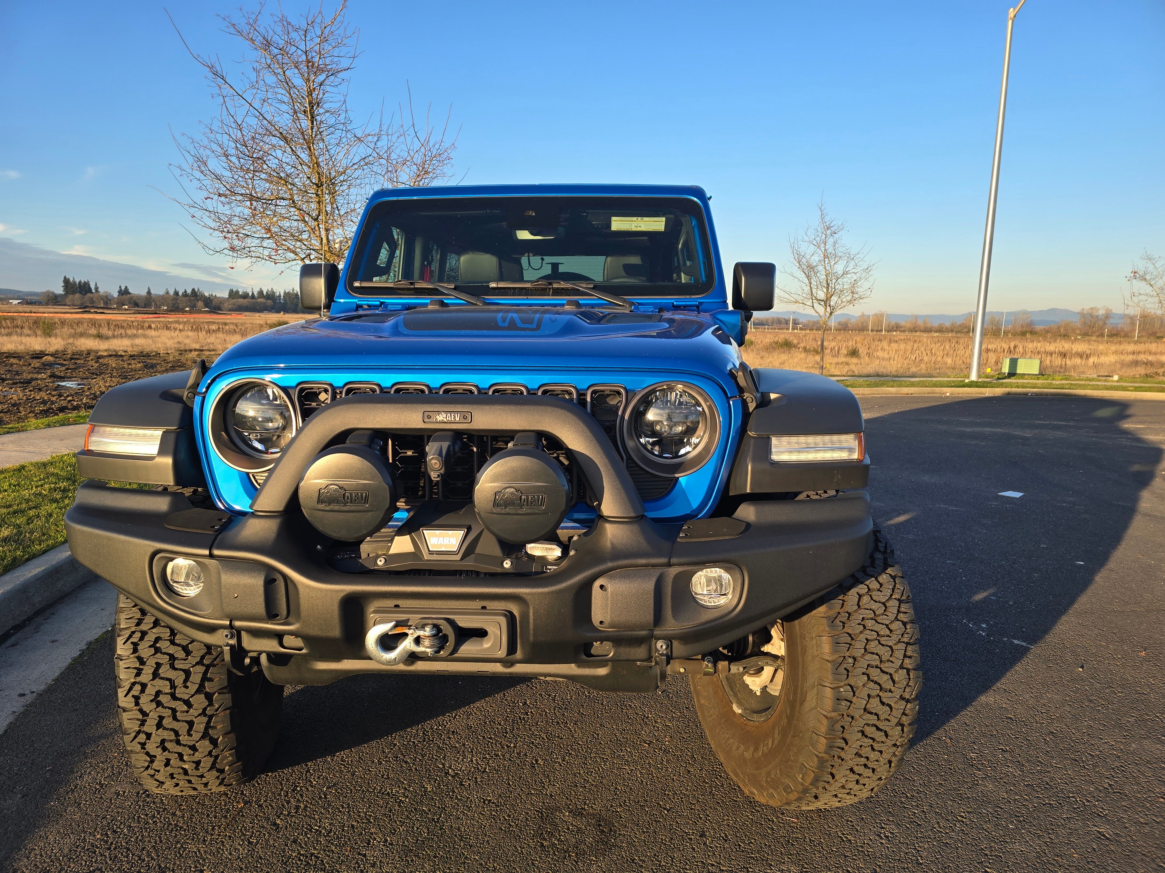 Used 2023 Jeep Wrangler Unlimited Rubicon 4xe AWD/4WD image 12