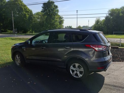 Used 2016 Ford Escape SE w/ Equipment Group 201A FWD image 1