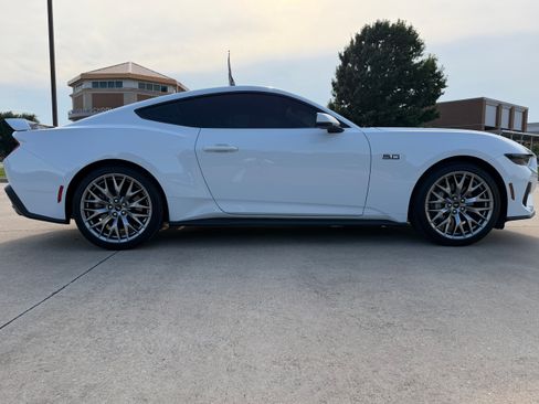 Used 2026 Ford Mustang GT Premium RWD image 13