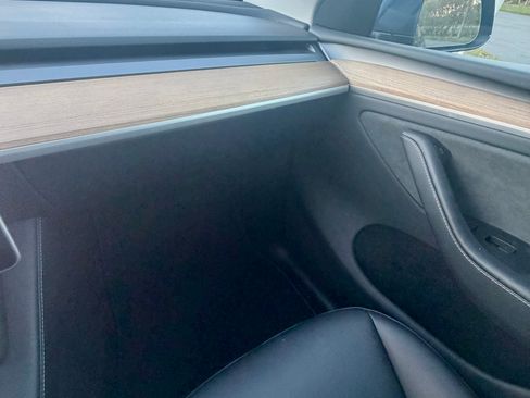 Used 2024 Tesla Model Y Long Range image 10