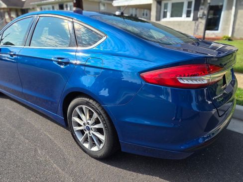 Used 2017 Ford Fusion SE FWD image 6