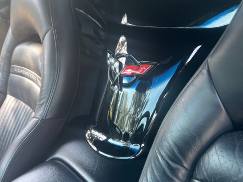 Used 2004 Chevrolet Corvette Convertible w/ Preferred Equipment Group image 27