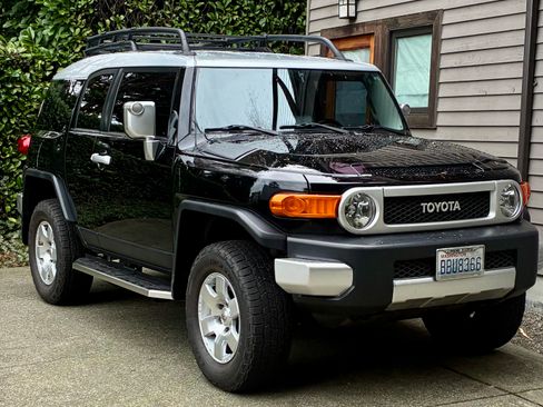Used 2007 Toyota FJ Cruiser 4WD image 1