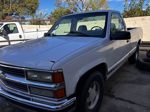 Used 1996 Chevrolet Silverado 1500 2WD Regular Cab image 2