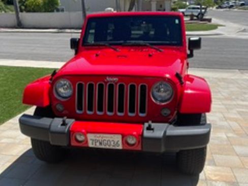 Used 2016 Jeep Wrangler Unlimited Sahara w/ Connectivity Group AWD/4WD image 1