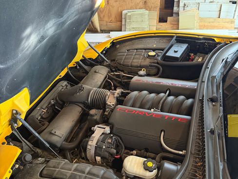 Used 2002 Chevrolet Corvette Convertible w/ Preferred Equipment Group2 RWD image 2