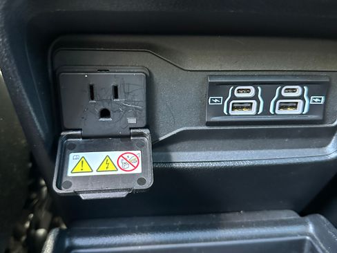 Used 2023 Jeep Grand Cherokee L Overland w/ Rear Seat Video Group I RWD image 19