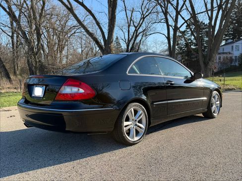 Used 2006 Mercedes-Benz CLK 350 Coupe image 4