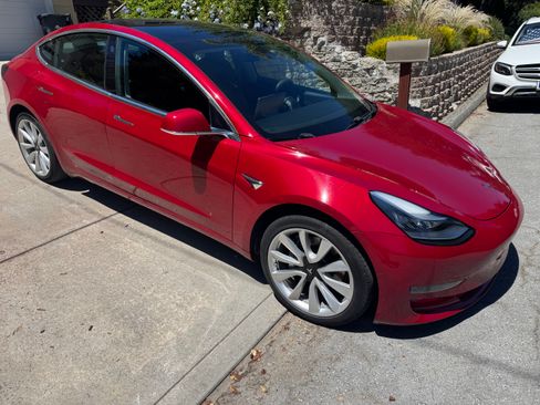 Used 2019 Tesla Model 3 Mid Range RWD image 4