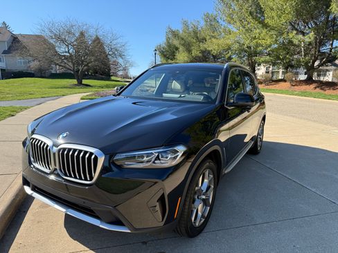 Used 2023 BMW X3 xDrive30i w/ Premium Package image 2