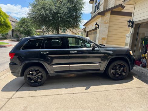 Used 2013 Jeep Grand Cherokee Limited w/ Luxury Group II AWD/4WD image 1