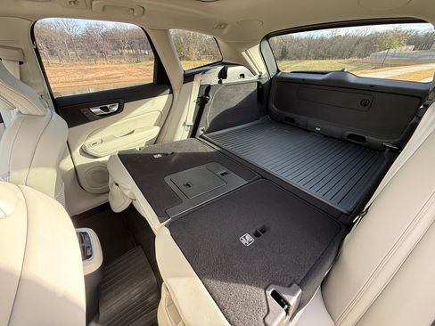 Used 2025 Volvo XC60 B5 Ultra w/ Protection Package Premier image 25