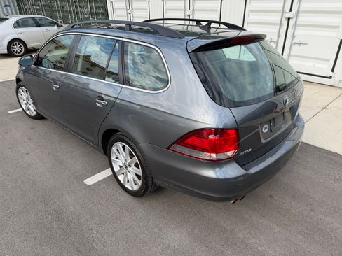 Used 2011 Volkswagen Jetta TDI FWD image 5