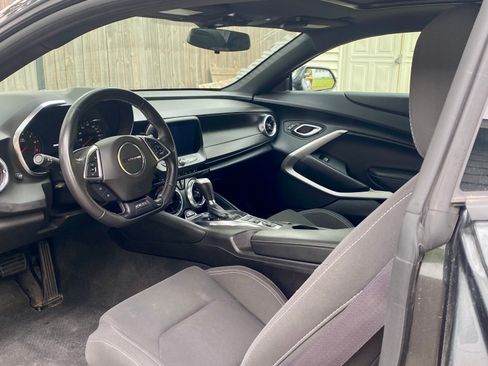 Used 2017 Chevrolet Camaro SS image 4