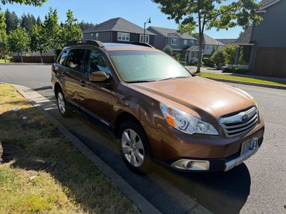 Used 2011 Subaru Outback 2.5i Limited w/ PWR Moonroof Pkg