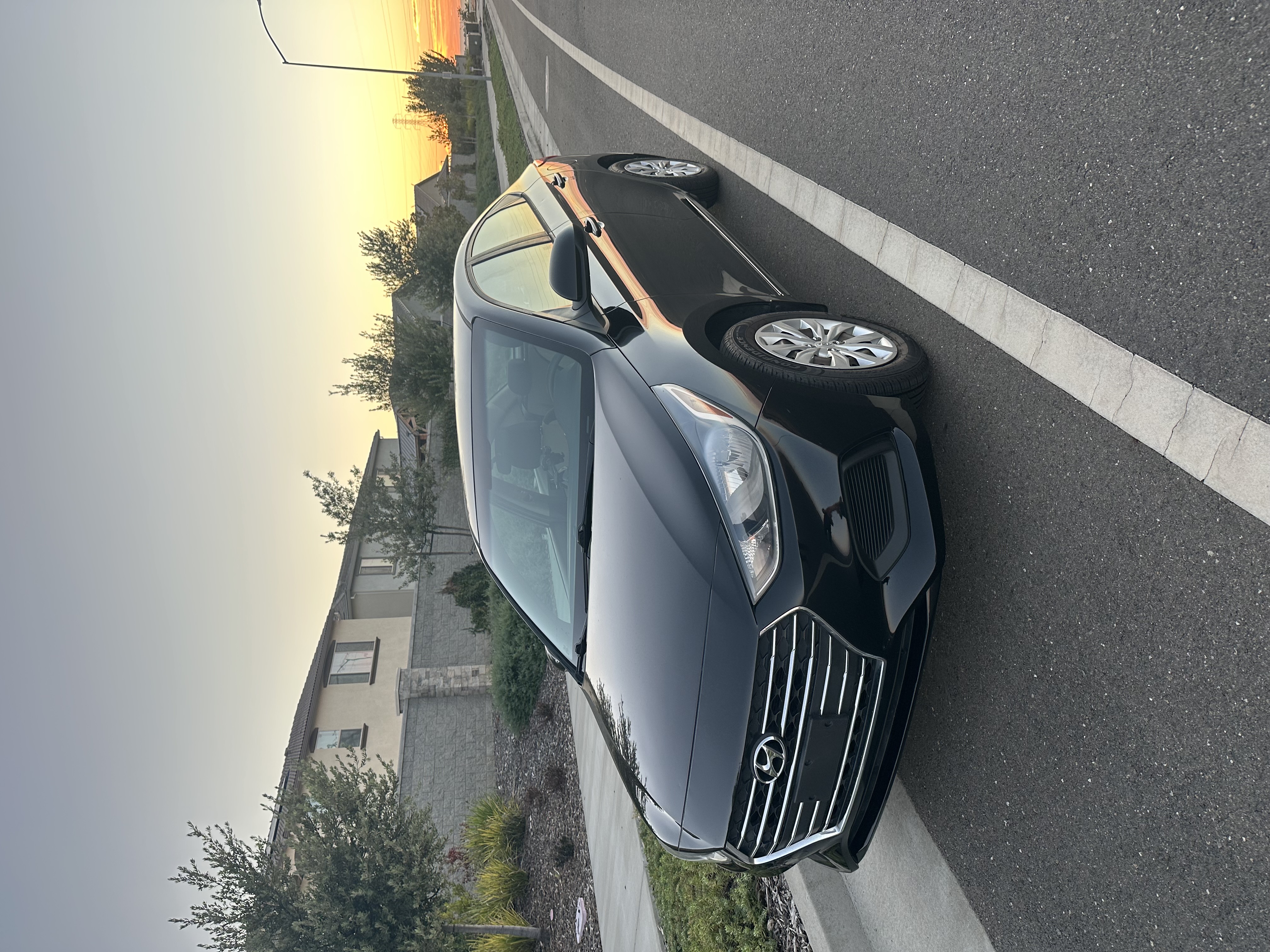 Used 2020 Hyundai Accent SE FWD image 1