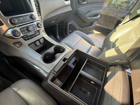 Used 2016 Chevrolet Suburban LT image 16