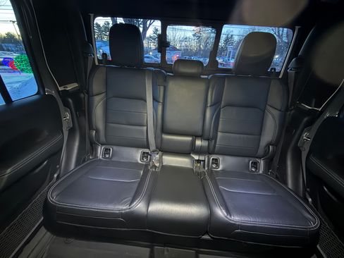 Used 2021 Jeep Gladiator Overland w/ Popular Equipment Package image 10