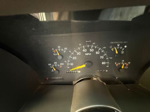 Used 1993 Chevrolet Suburban 2500 image 10