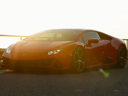 Used 2020 Lamborghini Huracan EVO image 25