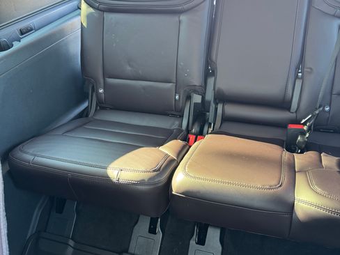 Used 2025 Ford Expedition Max Platinum w/ Platinum Ultimate Package image 11