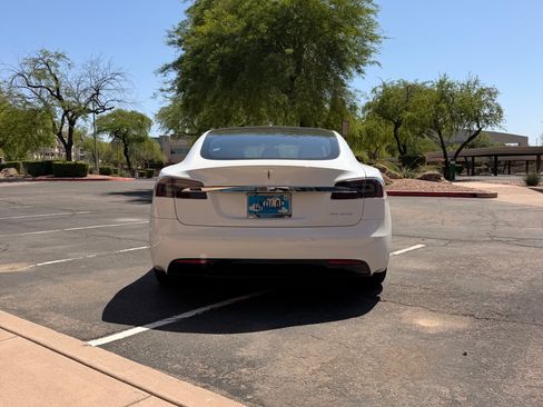 Used 2020 Tesla Model S Long Range Plus image 5