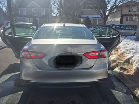 Used 2019 Toyota Camry LE image 2