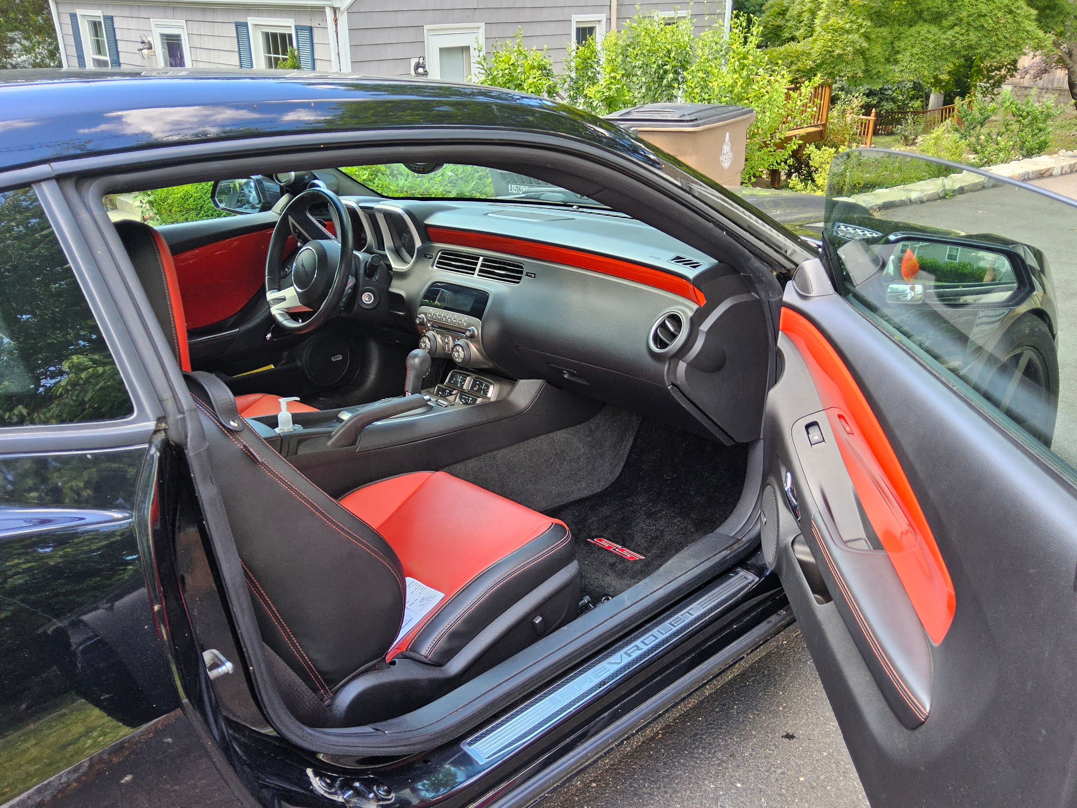 Used 2010 Chevrolet Camaro SS w/ RS Package RWD image 6