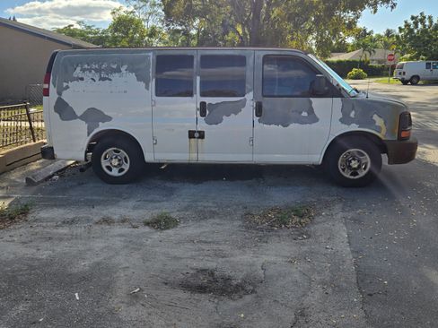 Used 2003 Chevrolet Express 1500 image 4