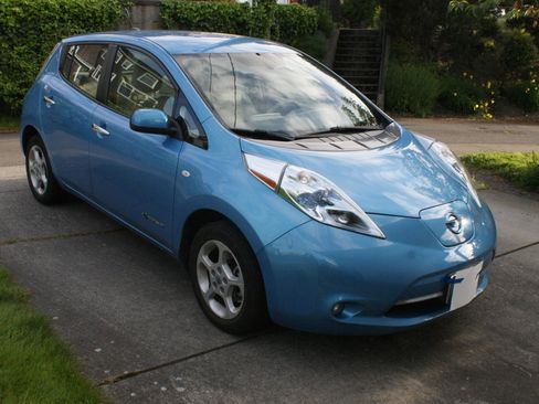 Used 2011 Nissan Leaf FWD image 5