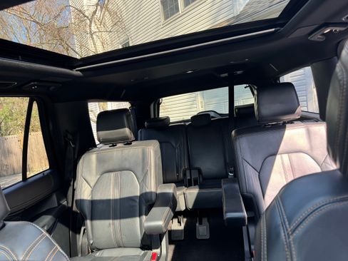 Used 2022 Ford Expedition Max Platinum image 13