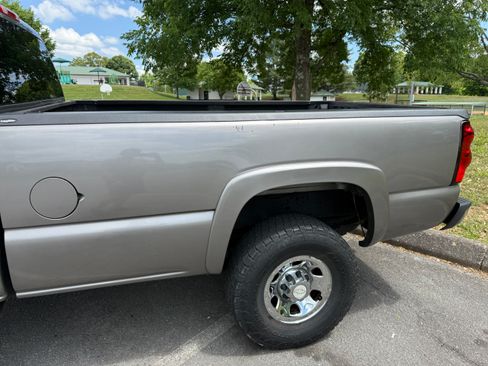 Used 2007 Chevrolet Silverado 3500 LT w/ Heavy-Duty Power Package AWD/4WD image 4