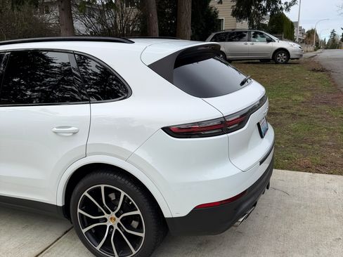 Used 2019 Porsche Cayenne S image 6